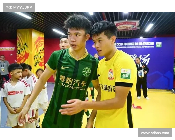 震动足坛!中国边后卫杨希告别西班牙人,职业生涯进入新阶段(杨希足球) 震动足坛!中国边后卫杨希告别西班牙人,职业生涯进入新阶段(杨希足球)